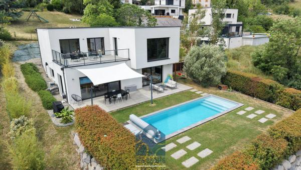 Villa 6 pièce(s) 4 chambre(s) 178 m²