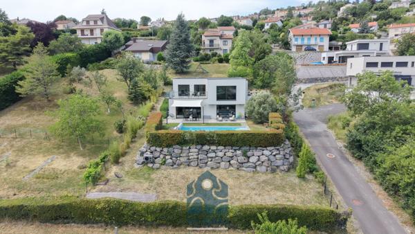 Villa 6 pièce(s) 4 chambre(s) 178 m²