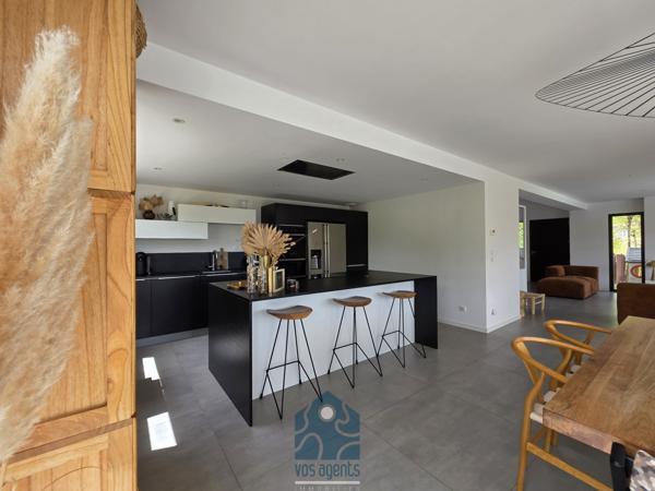 Villa 6 pièce(s) 4 chambre(s) 178 m²