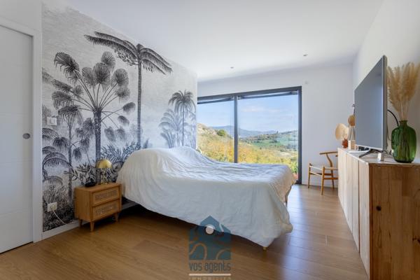 Villa 6 pièce(s) 4 chambre(s) 178 m²
