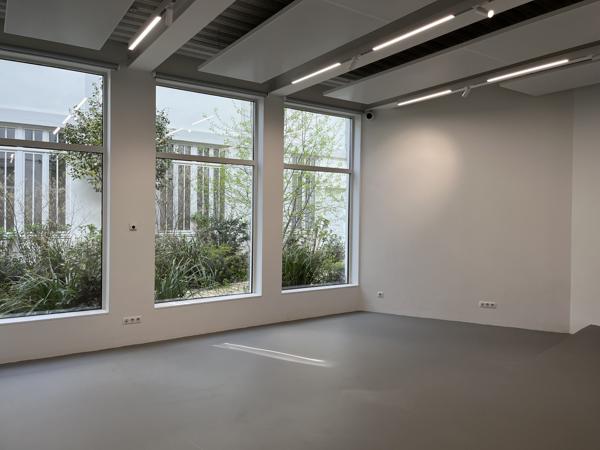 Bureaux à vendre à Paris immeuble indépendant avec terrasse