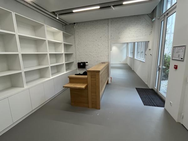 Bureaux à vendre à Paris immeuble indépendant avec terrasse