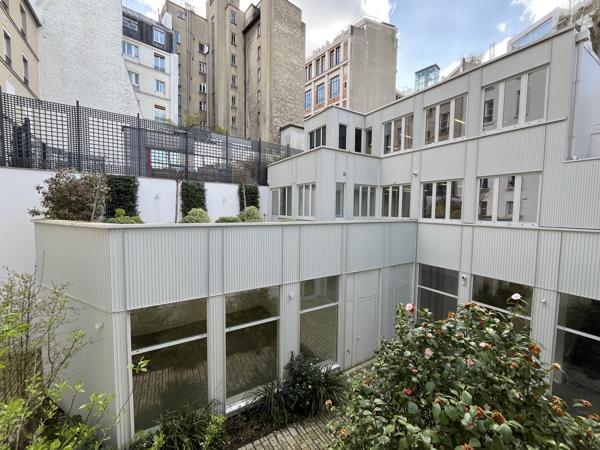 Bureaux à vendre à Paris immeuble indépendant avec terrasse