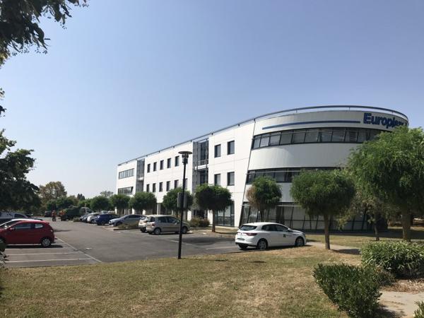 BUREAUX à LOUER de 293.82 m²
