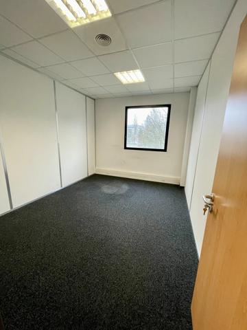 BUREAUX à LOUER de 293.82 m²
