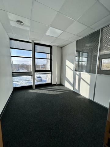 BUREAUX à LOUER de 293.82 m²