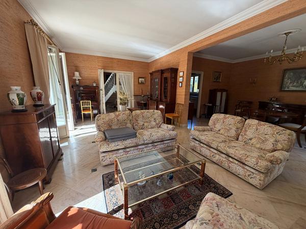 Maison familiale traditionnelle dans Provins  4 chambres  !