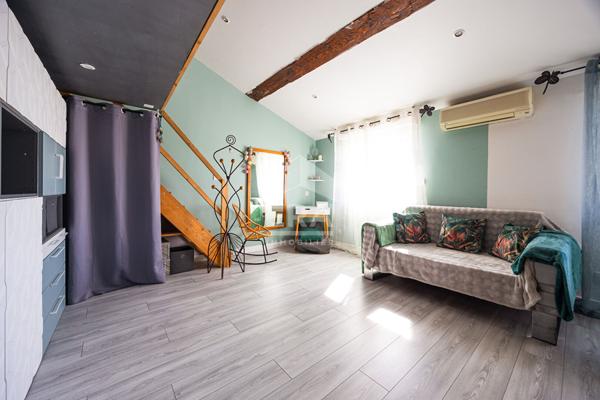 Villelongue de la Salanque : Propriété à vendre avec garage, piscine et appartement indépendant
