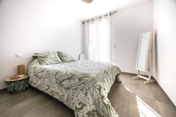 Villelongue de la Salanque : Propriété à vendre avec garage, piscine et appartement indépendant