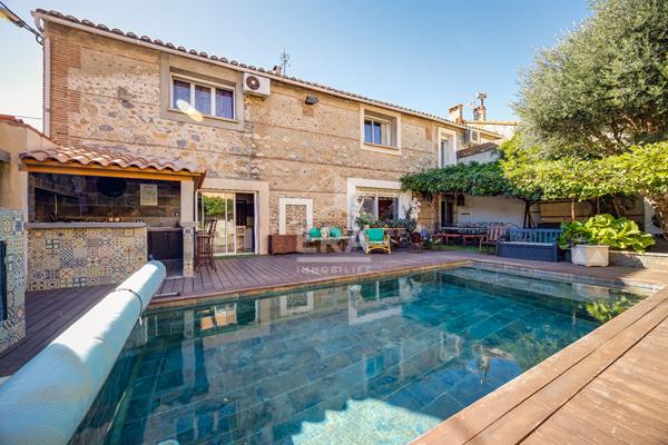 Villelongue de la Salanque : Propriété à vendre avec garage, piscine et appartement indépendant