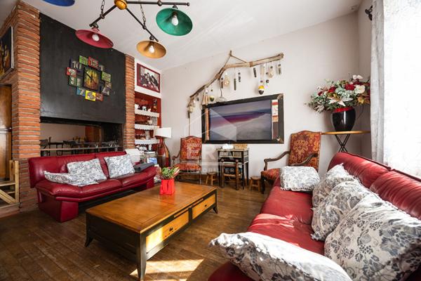 Villelongue de la Salanque : Propriété à vendre avec garage, piscine et appartement indépendant