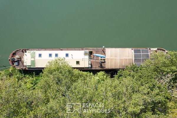 Maison sur l’eau aux portes de la cité des Papes