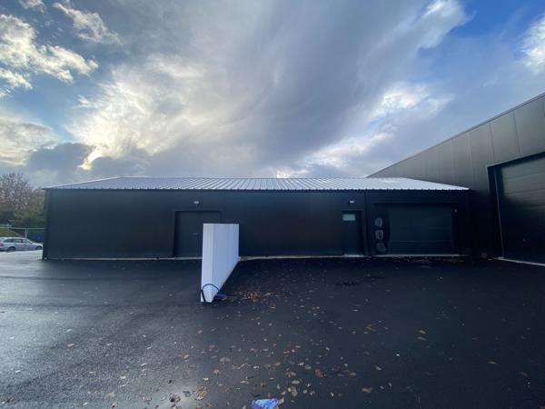 A LOUER - BUREAUX DE 113 M² - ZA DE KERFONTAINE PLUNERET