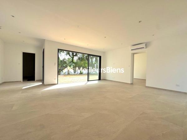 Maison neuve avec piscine