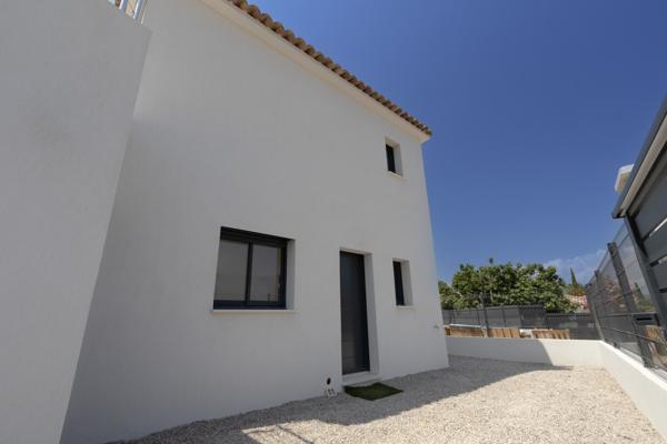 Maison neuve avec piscine