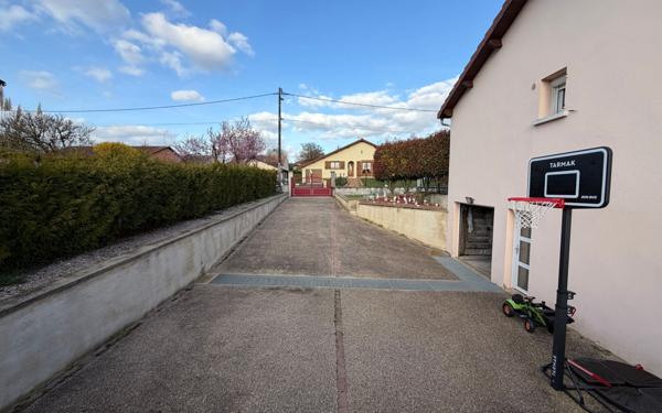 Maison à vendre    5 pièces •  Tronville-en-Barrois