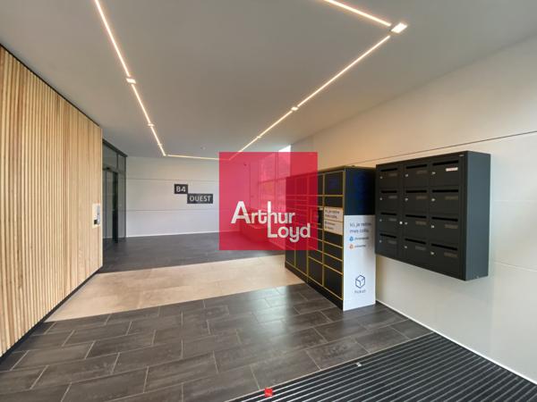 Bureaux à louer à Eybens lumineux entièrement rénovés 3645 m² divisibles