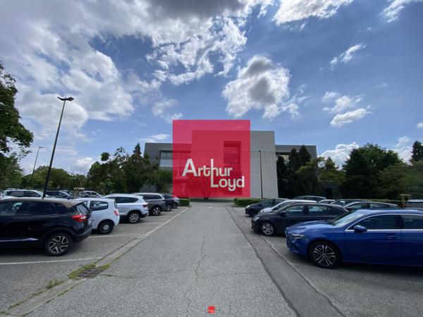 Bureaux à louer à Eybens lumineux entièrement rénovés 3645 m² divisibles