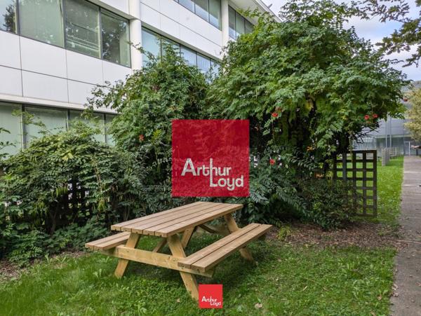 Bureaux à louer à Eybens lumineux entièrement rénovés 3645 m² divisibles