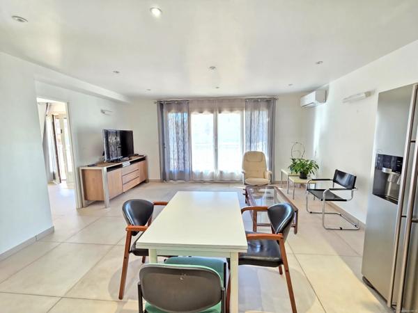 Appartement rénové proche centre ville et port