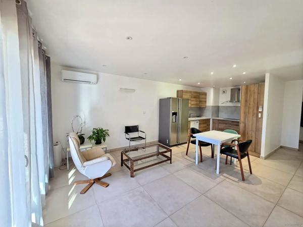 Appartement rénové proche centre ville et port