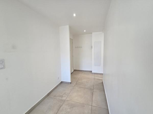 Appartement rénové proche centre ville et port