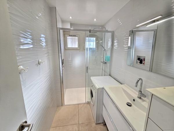 Appartement rénové proche centre ville et port