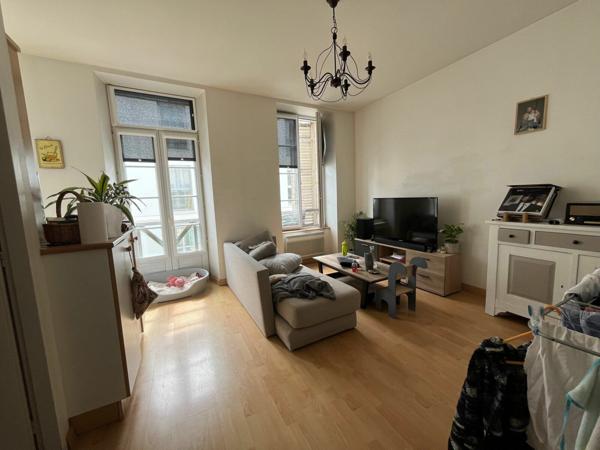 Immeuble à vendre    8 pièces • 184 m2 La Rochelle