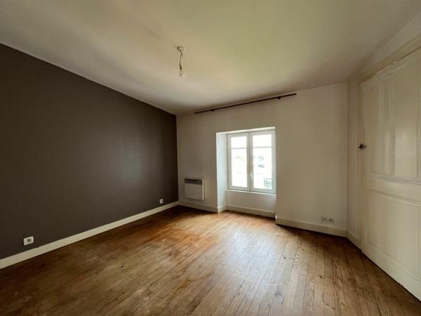 Immeuble à vendre    8 pièces • 184 m2 La Rochelle