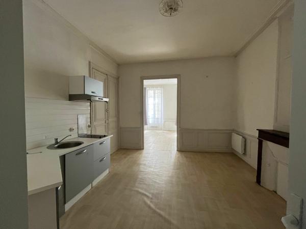 Immeuble à vendre    8 pièces • 184 m2 La Rochelle