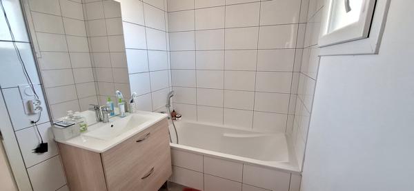 Maison contemporaine à vendre à Bourg-en-Bresse - Secteur Vennes, un havre de paix rare sur le marché