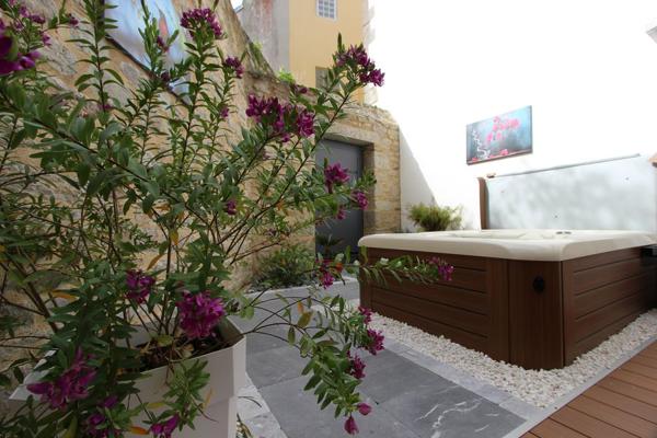 L'APPARTEMENT T2 DE CHARME & SON PATIO AVEC SPA, À FORTE RENTABILITÉ LOCATIVE SAISONNIÈRE. - A QUIMPER Quimper CENTRE Quimper PROCHE CENTRE