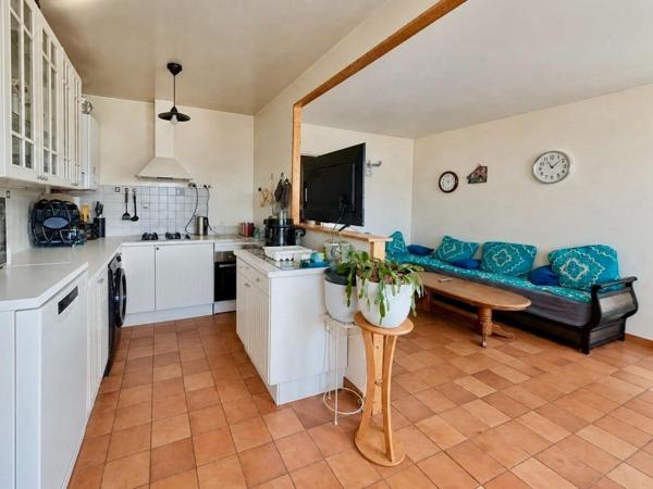 2 PIECES 54 m² - BALCON - BOX - CAVE - VUE DEGAGEE PLEIN SUD