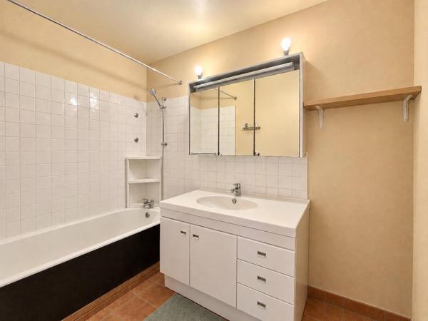 2 PIECES 54 m² - BALCON - BOX - CAVE - VUE DEGAGEE PLEIN SUD