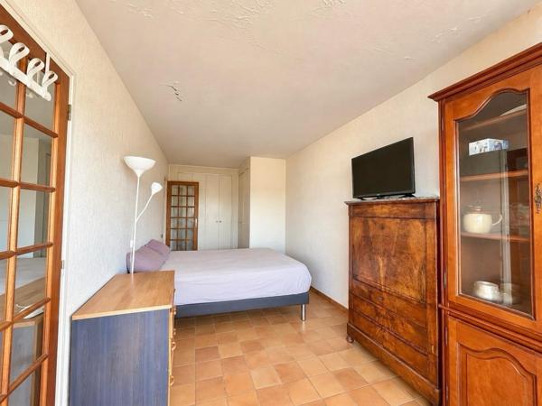 2 PIECES 54 m² - BALCON - BOX - CAVE - VUE DEGAGEE PLEIN SUD