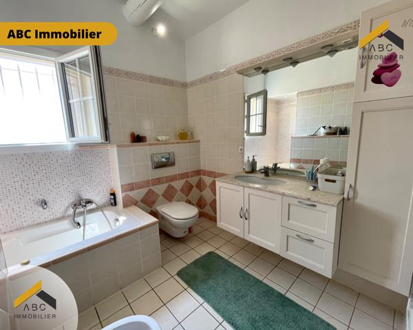 Piolenc (84420) Piolenc - Mas de 155M2 avec piscine, vue et grand terrain