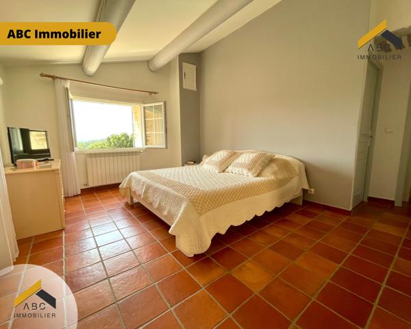 Piolenc (84420) Piolenc - Mas de 155M2 avec piscine, vue et grand terrain
