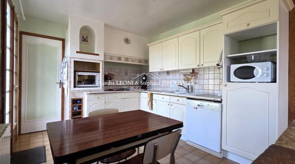 PROCHE MAINTENON CHARMANTE MAISON 4 CHAMBRES 144 m2