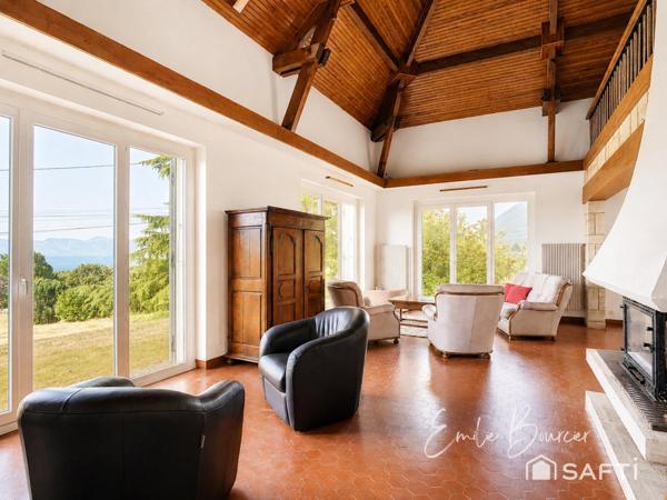 Maison vue lac, 5 chambres, grand terrain arboré