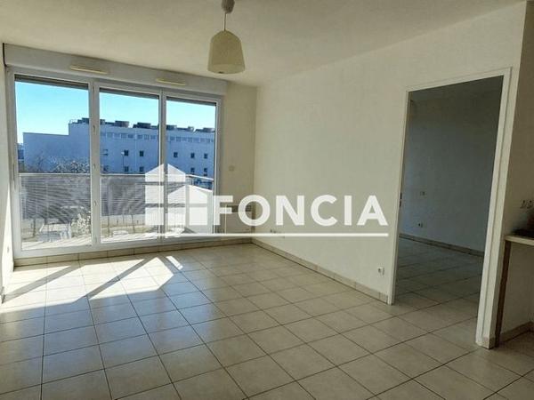 Location Appartement 2 pièces 32 m² - 1171 ROUTE DE L'AERODROME Montfavet 84140