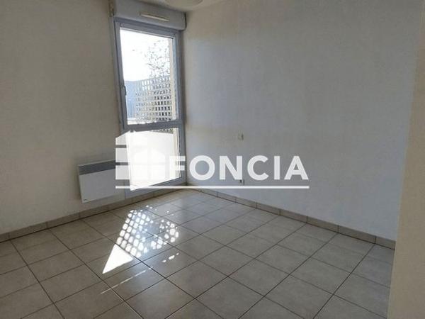 Location Appartement 2 pièces 32 m² - 1171 ROUTE DE L'AERODROME Montfavet 84140