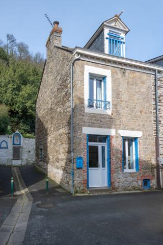 Vente
                Appartement47,82 m² - 3 Pièces -
                    CANCALE (35260)