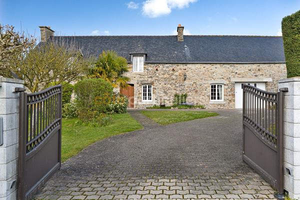 Vente
                Appartement47,82 m² - 3 Pièces -
                    CANCALE (35260)