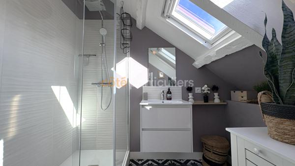 Vente
                Appartement47,82 m² - 3 Pièces -
                    CANCALE (35260)