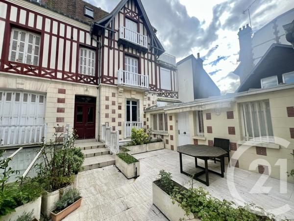 Appartement F4 à vendre  4 pièces - 94,46 m 2   DEAUVILLE  - 14