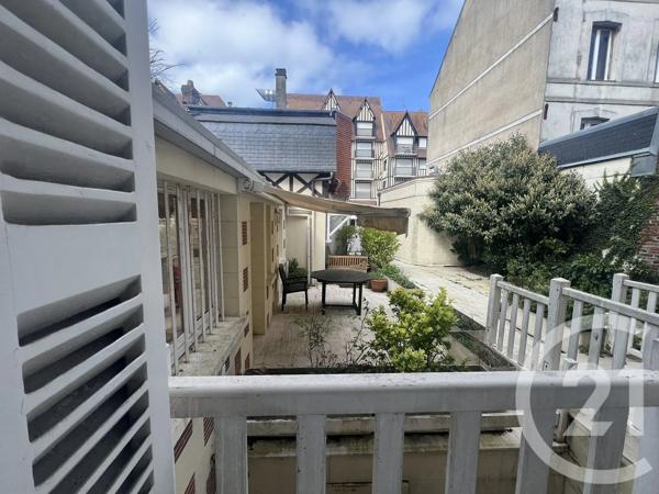 Appartement F4 à vendre  4 pièces - 94,46 m 2   DEAUVILLE  - 14