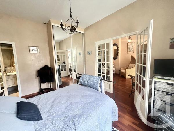 Appartement F4 à vendre  4 pièces - 94,46 m 2   DEAUVILLE  - 14