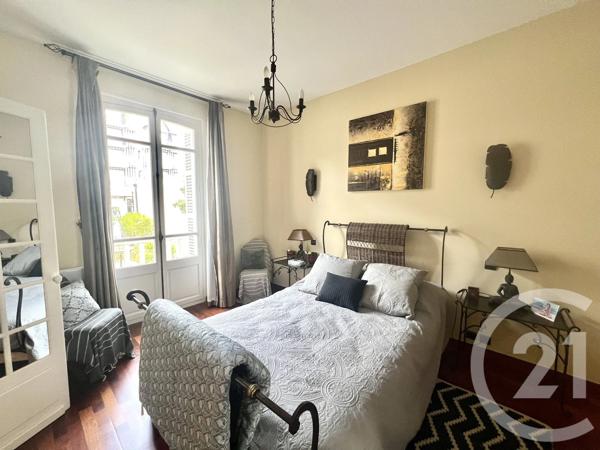 Appartement F4 à vendre  4 pièces - 94,46 m 2   DEAUVILLE  - 14