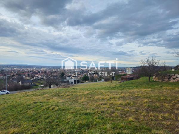 Terrain constructible de 2074m² - Ve dégagée