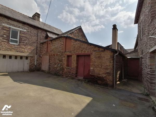 TRENTE CINQ NOTAIRES - Ensemble immobilier comprenant 3 appartements de type 2 dont un en rez d...